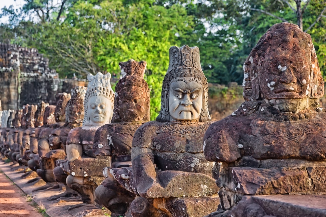 Siĕm Réab, Kambodża