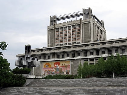 mansudae art theatre pjongjang