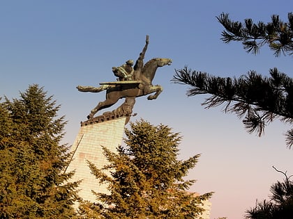 chollima statue pjongjang