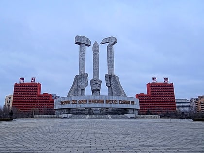 monument a la fondation du parti pyongyang