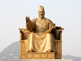 statue of king sejong seul