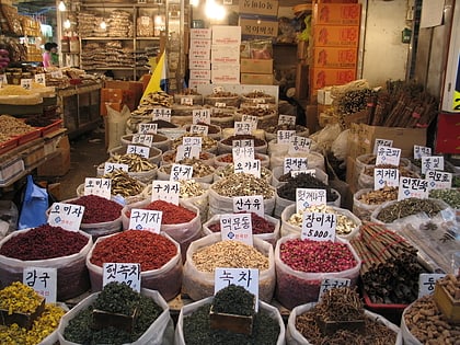 mercado de gyeongdong seul