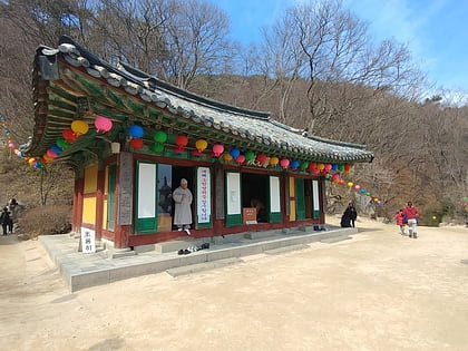 grotte de seokguram parc national de gyeongju