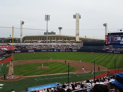 suwon baseball stadium