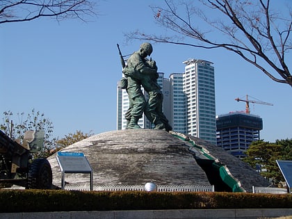 statue of brothers seul