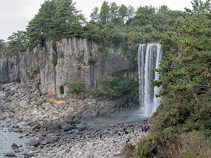 jeongbang waterfall seogwipo