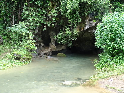 tham kang cave muang ngoi neua