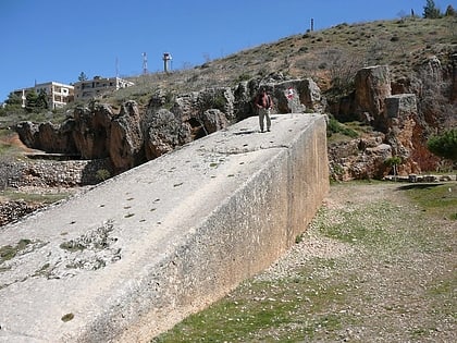 piedra de la mujer embarazada baalbek