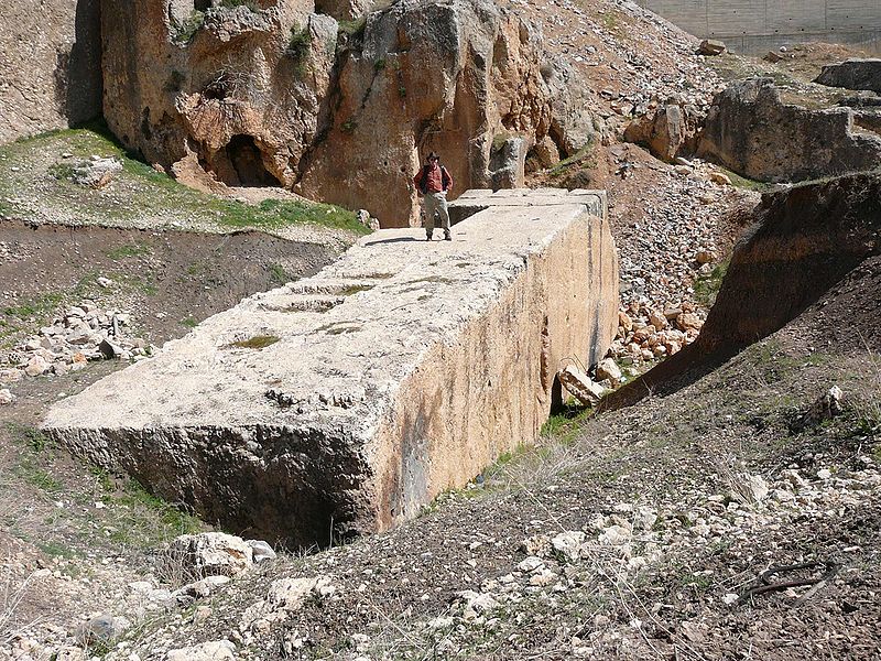 Stein der schwangeren Frau, Baalbek
