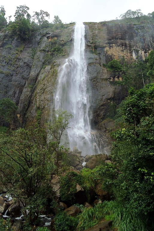 diyaluma falls haputale