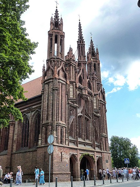 Église Sainte-Anne de Vilnius