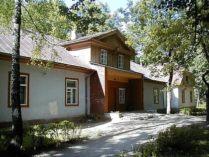 Salnava Manor
