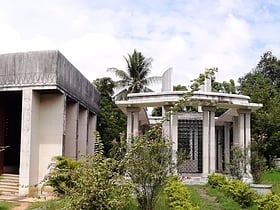 Kandawmin Garden Mausolea