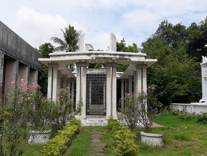 Kandawmin Garden Mausolea