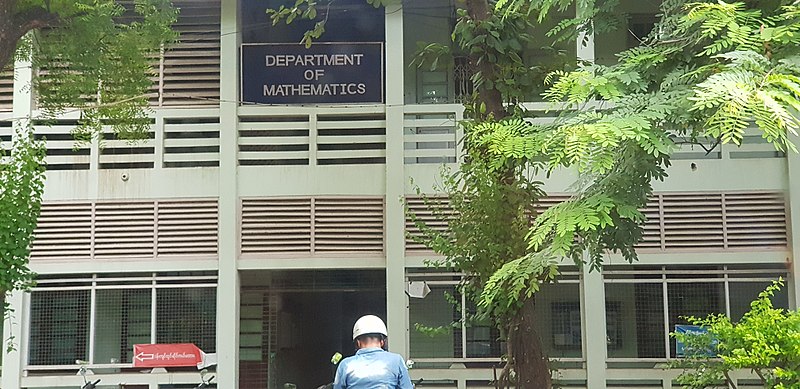 Uniwersytet Mandalaj