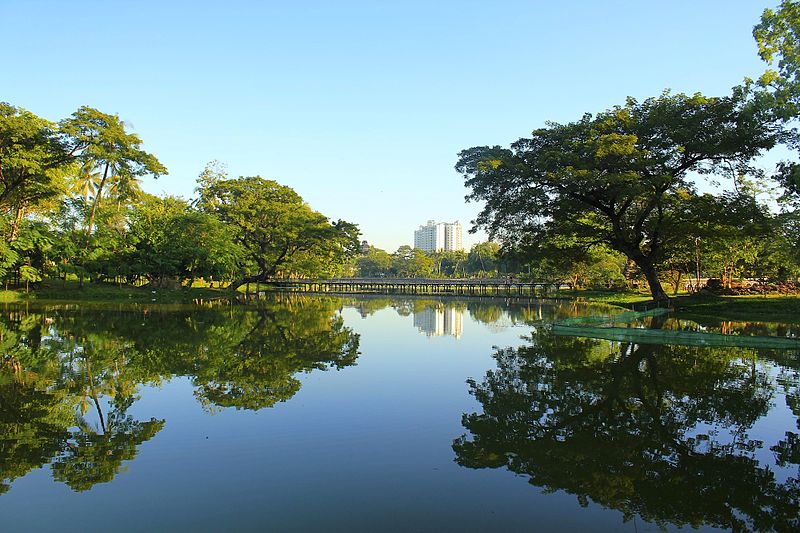 Kandawgyi Lake