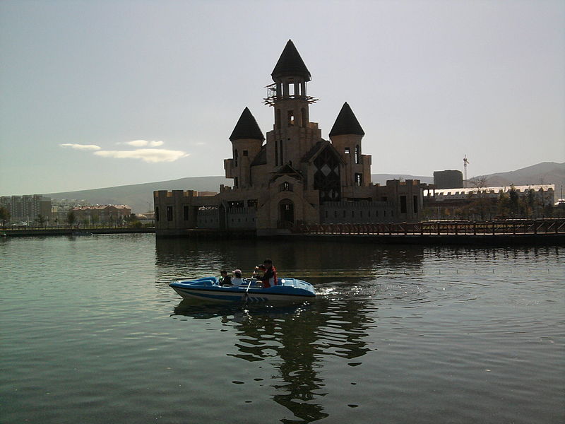 Castillo del Lago Artificial