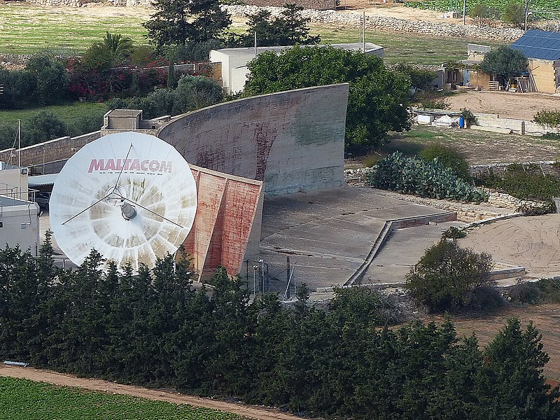 Acoustic mirror