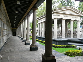 Panteón de San Fernando