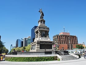 monumento a cuauhtemoc ciudad de mexico