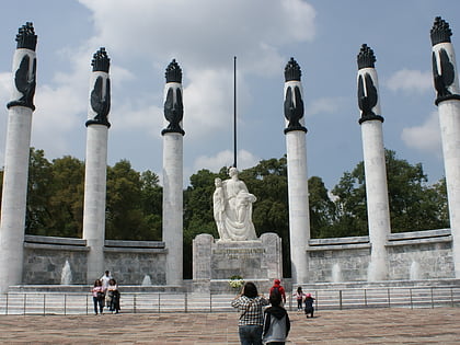 monument to the boy heroes mexiko stadt