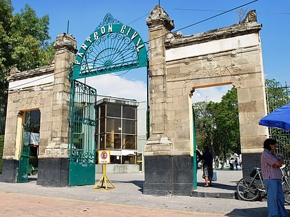 panteon de dolores miasto meksyk