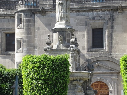 Fountain to Bartolomé de las Casas