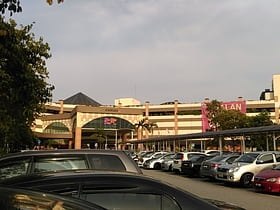 aeon bukit tinggi shopping centre kelang