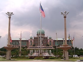 Plaza Putra