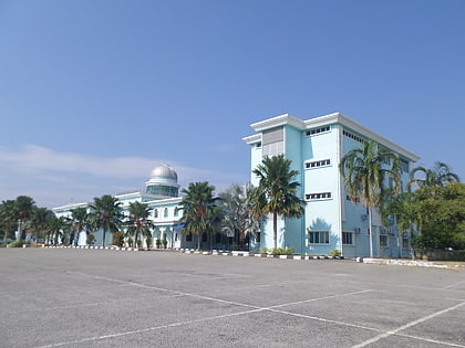 masjid tanah