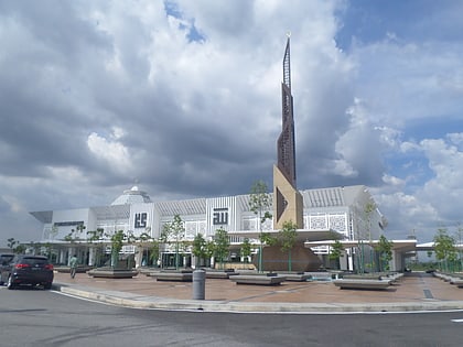 raja haji fisabilillah mosque ciberjaya