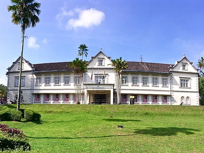 museo del estado de sarawak kuching