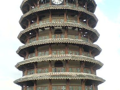 torre inclinada de teluk intan