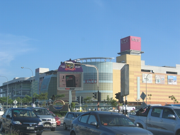 ÆON Bukit Tinggi Shopping Centre