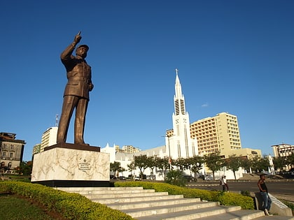 samora machel statue maputo