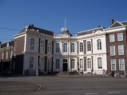 kneuterdijk palace den haag