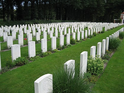 arnhem oosterbeek war cemetery