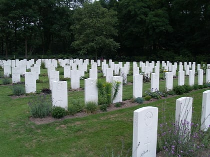 cmentarz wojenny w mook