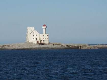 hestskjaer lighthouse averoy