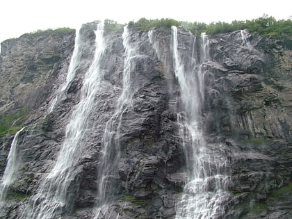 seven sisters waterfall geiranger
