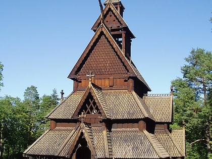 iglesia de madera de gol