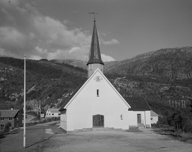 glomfjord church