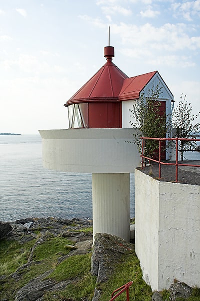 fjoloy lighthouse