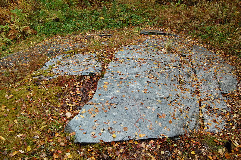 Rock carvings at Tennes