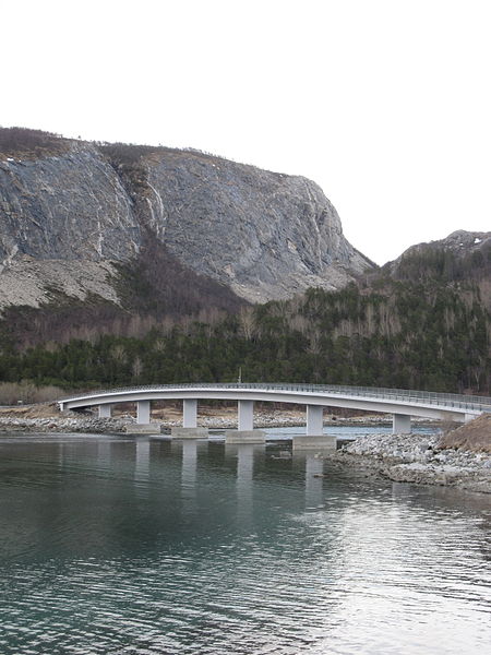 Åselistraumen Bridge