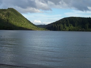 tikitapu blue lake