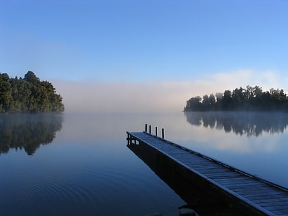 lake mapourika parque nacional westland
