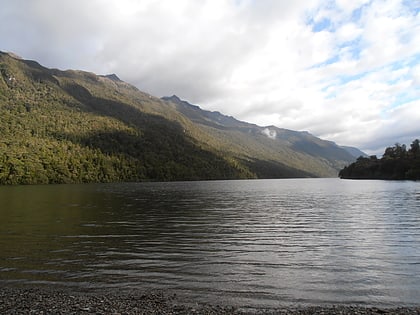 lake alabaster wawahi waka fiordland nationalpark