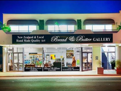 bread butter gallery whitianga