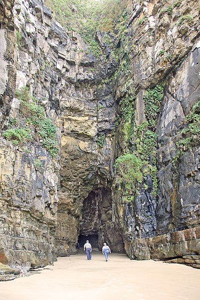 Cuevas Cathedral